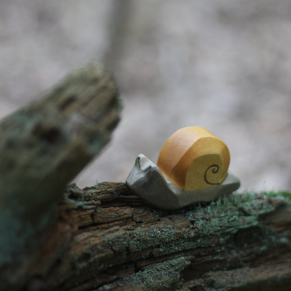 HOLZWALD Waldorfinspiriertes Spielset Wald und Wiese mit Holztieren und Spieltuch HolzWald