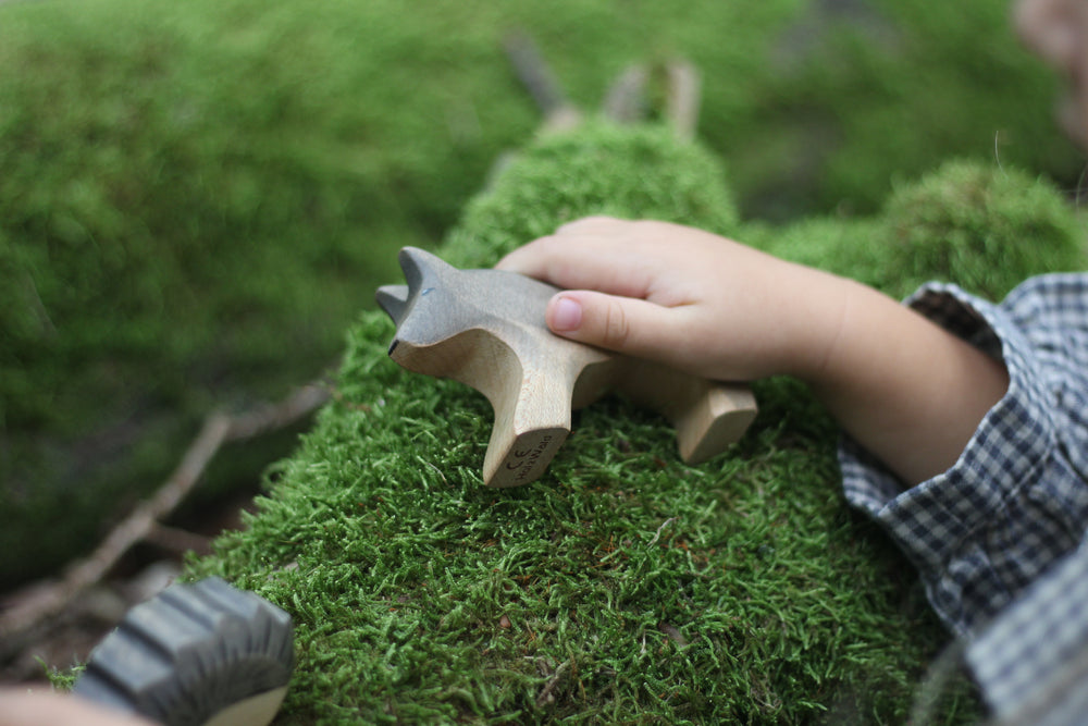 HOLZWALD Waldorfinspiriertes Spielset Wald und Wiese mit Holztieren und Spieltuch HolzWald