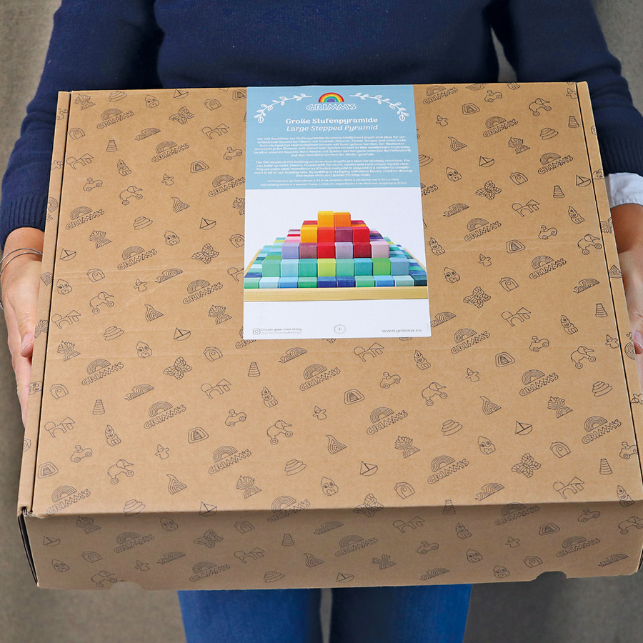 GRIMM'S Große Stufenpyramide mit Regenbogenfreunden Grimms