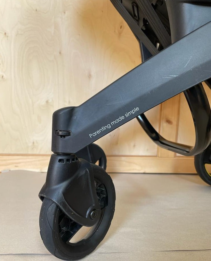 Doona+ Babyschale / Kurzzeit-Kinderwagen 2 in 1 Nitro Black doona